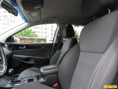 Imagen 10 de 25 de Kia Sorento Trust 2.4 (4*2)