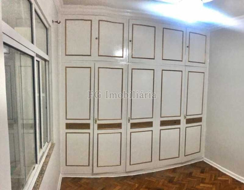 Imagem 12 de 15 de Apartamento No Humaitá - Caap30155