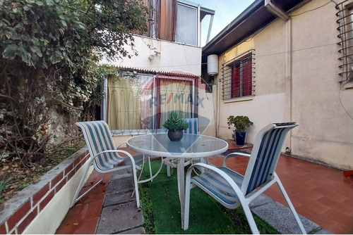 Casa En Venta Ñuñoa, 5d + 4b + 3est, Suarez Mujica