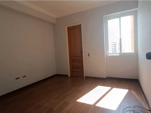 Apartamento En Alquiler Urb. Los Mangos Pe-8370769