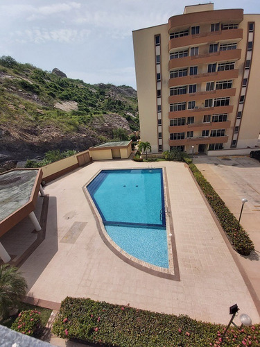 Imagen 10 de 13 de Moderno Apartamento En Alquiler En Lechería. Conj. Res. Costa Guaica