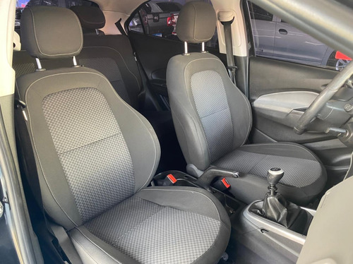 Imagem 9 de 10 de Chevrolet Onix 1.0 Lt Spe/4
