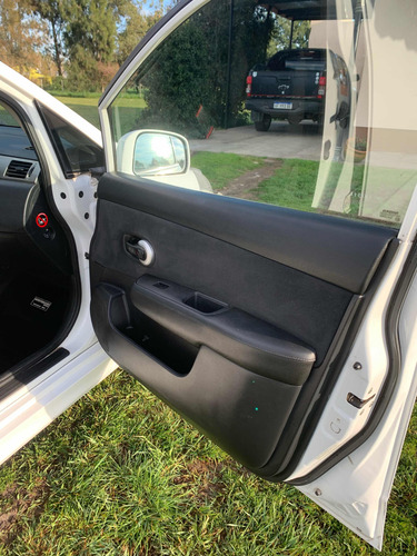Nissan Tiida 1.8 Visia 5 p
