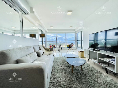Apartamento De 2 Dormitorios Y Dependencia En Playa Brava - Punta Del Este