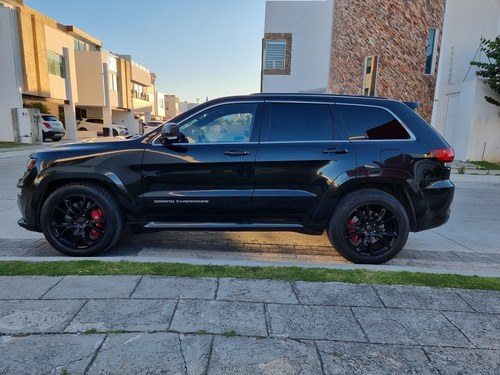 Imagen 4 de 12 de Jeep Grand Cherokee 2014 6.4 Srt-8 4x4 Mt