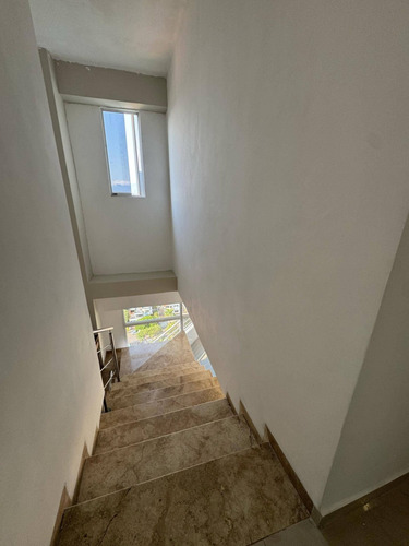 Apartamento Duplex En Alquiler. Residencias Risbel Garden, Urb. El Bosque Cod 276063