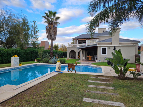 Casa En  Chacras De La Villa 