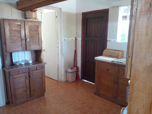 Imagen 5 de 12 de Casa De 2 Dormitorios Arbolada Y Perimetrada Al Sur De Parque Del Plata Bajada 1 (7 Cuadras De La Playa) Con Wifi Y Cable. Pet Frendly