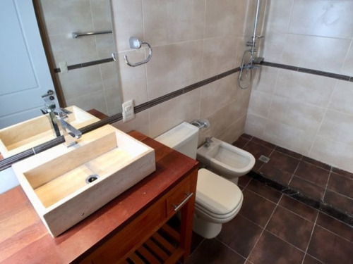Casa A La Venta Con Renta En Lomas De La Tahona