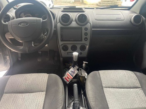 Imagem 2 de 12 de Ford Fiesta Sedan 2013 1.6 Pulse Flex 4p