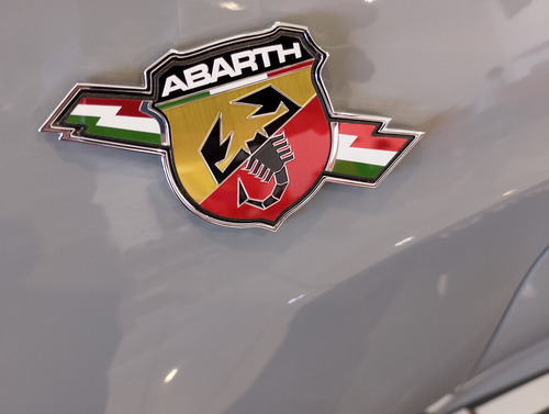 Abarth Pulse At6 Color Cinza Strato