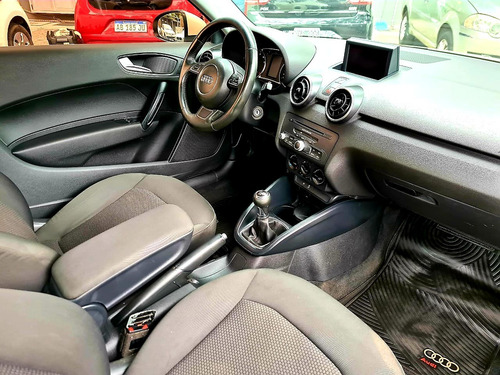 Audi A1 2013 1.2 Attraction Tfsi 86cv