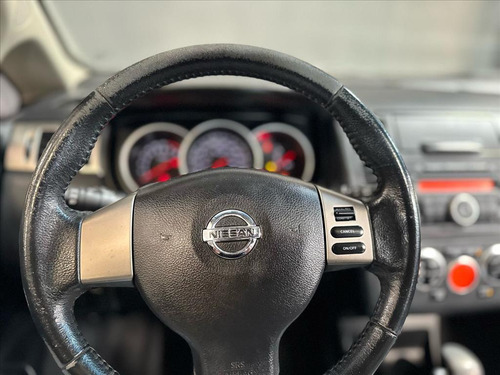 Nissan Tiida 1.8 SL 16V FLEX 4P AUTOMÁTICO