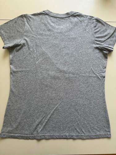 Remera Mujer Nike Talle Figura Xl Pero Es Como Un L. Impecab (Usado)