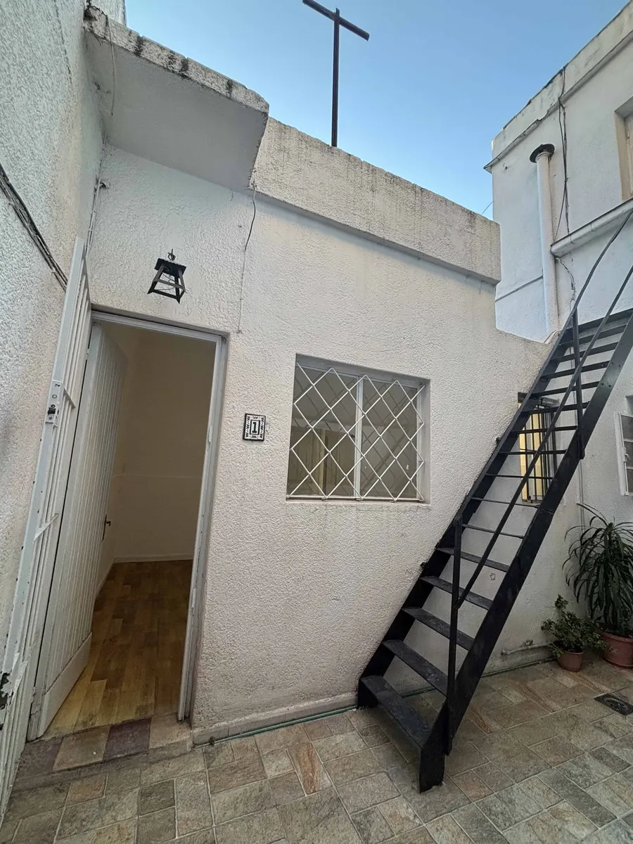 Alquiler Apartamento Tres Cruces 1 Dormitorio En Planta Baja Sin Gastos Comunes, Ideal ! · Foto 3