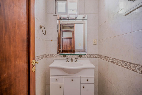Venta Casa Olivos Vicente Lopez 4 Ambientes Con Dependencia Garage Patio Jardin Parrilla