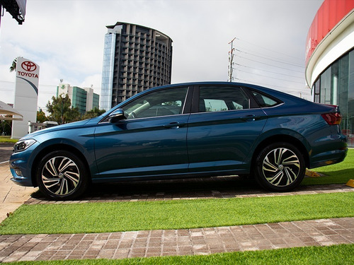 Imagen 3 de 11 de Volkswagen Jetta Highline Tsi 2019