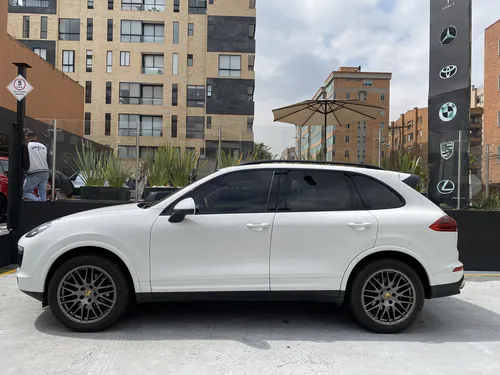 Porsche Cayenne Platinum Edition