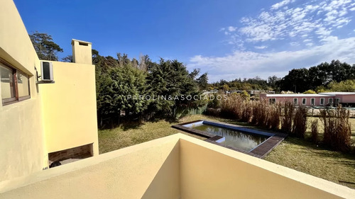 Casa En Venta De 3 Dormitorio En Beverly Hills, Punta Del Este.