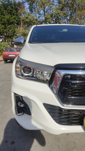 Imagem 5 de 9 de Toyota Hilux 2.8 Srx 50th Anniversary Cab. Dupla 4x4 Tdi