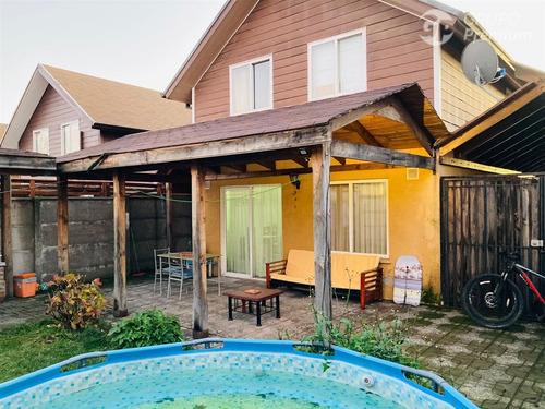 Casa En Venta En Valles Del Country Talca