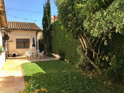 Venta De Casa En Gran Lote Con Pileta! Haedo Chico-
