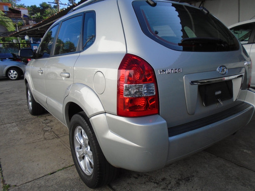 Imagem 9 de 12 de Hyundai Tucson Ano 2014 Cor Prata 92.000km Aut. Nova