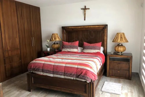 Venta De Casa Con Recámara En Planta Baja En Lomas De Angelópolis