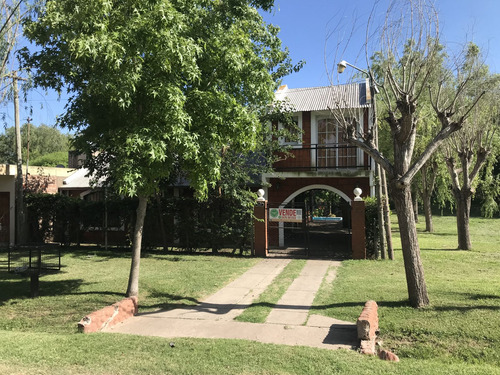 Casa Con Fondo A Río Carcarañá, Barrio Villa Elvira