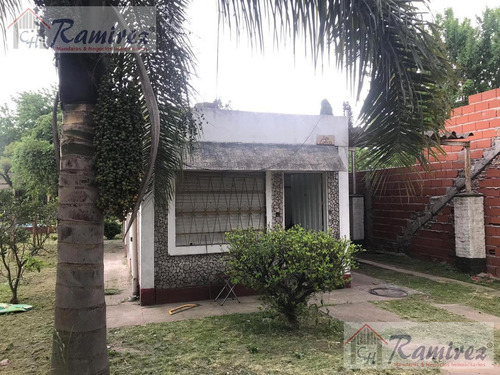 Casa 2 Amb. Sobre Av. Principal - La Reja, Moreno