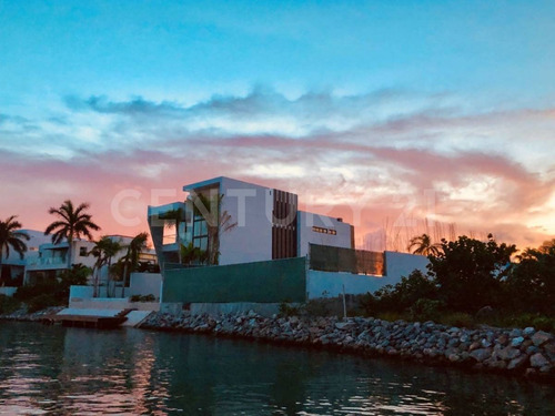 Imagen 3 de 28 de Se Vende Lujosa Casa En Puerto Cancún C2023