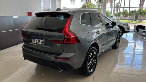 Imagen 2 de 5 de Volvo Xc60 Momentum Awd