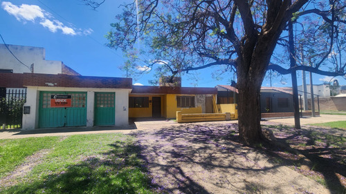Villa Azalais - Escolastico Magan 1100 - Casa En Venta