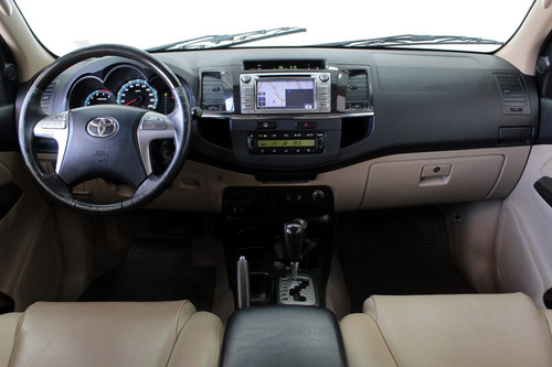 Toyota Hilux Sw4 3.0 Srv 4x4 Turbo Diesel 4p Automático 5m