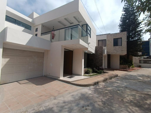 Casa En Arriendo En Barranquilla Riomar. Cod 110526