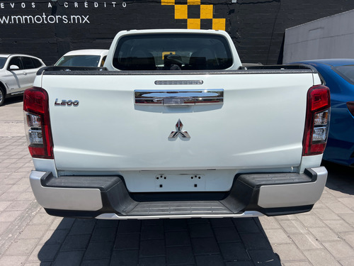 Mitsubishi L200 2.4 Cd Glx 4X2 Mt