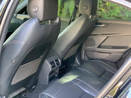 Imagem 8 de 12 de Jaguar Xe 2.0 16v Ingenium P250 Gasolina R-sport 4p