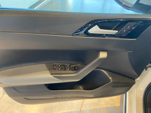 Volkswagen Nivus 1.0 4P FLEX 200 TSI HIGHLINE AUTOMÁTICO