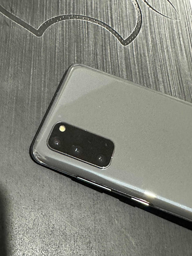 Samsung S20 (Usado)