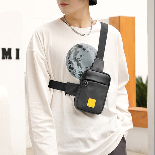 Ropa De Hombre: Bandolera De Nailon Con Correa Ajustable