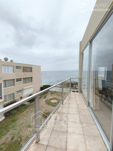 Departamento En Venta De 3 Dorm. En Algarrobo