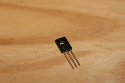4 2sb649 + 4 2sd669 + 2 B778 +2 D998 4 B647 4 D667 2 Mpsa13