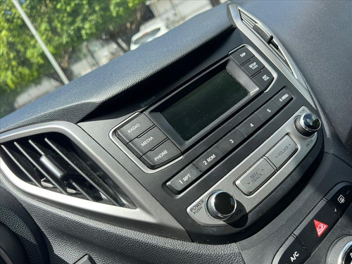 Imagem 8 de 11 de Hb20x 1.6 16v Style Flex 4p Automático