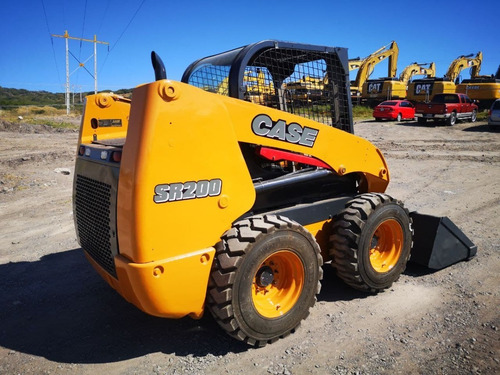Imagen 5 de 14 de 07) Minicargador Case Sr200 2014