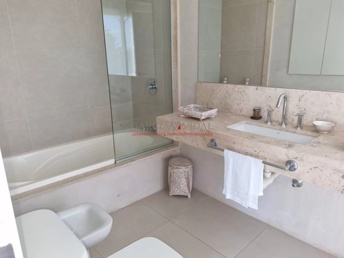 Imagen 17 de 22 de Venta Apartamento 3 Dormitorios Frente Al Mar