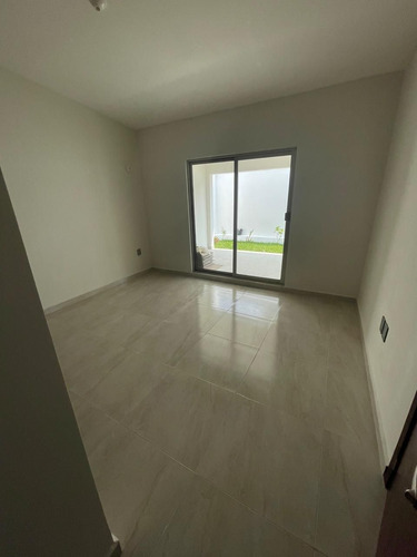 Casa De Un Piso, Esquina, En Col. Graciano Sánchez, Boca Del Río, Veracruz