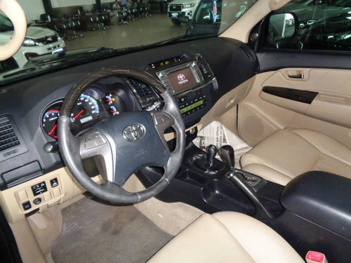 Toyota Hilux Sw4 3.o Srv 4x4 Aut.
