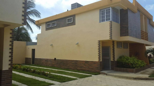 Imagen 8 de 12 de Century21 Vende Espectacular Tonwhouse