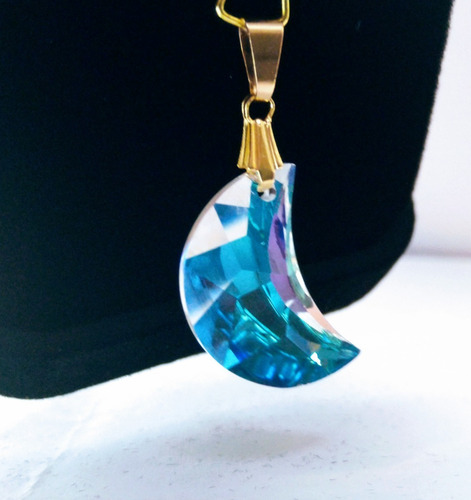 Imagem 3 de 7 de Pingente Lua Cristal Swarovski 2,0 Cm Folheado A Ouro 18k