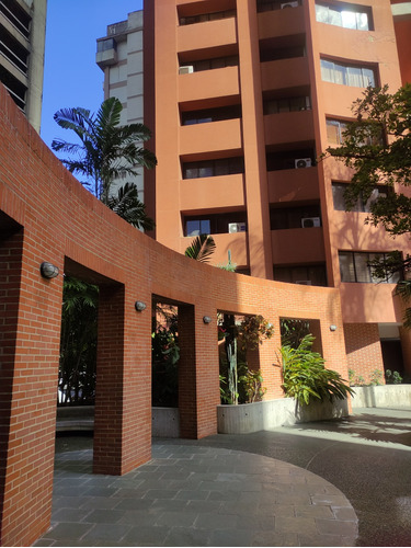 Amplio Apartamento Res. Pórtico Del Este, Plaza Venezuela. Lj